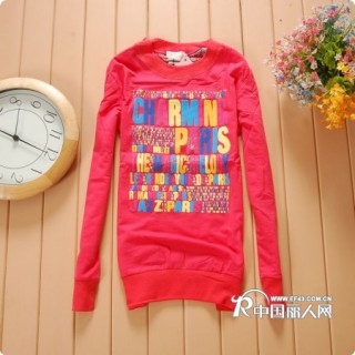 哪里有便宜服装批发成都秋季服装批发市场今年流行的外套批发厂家