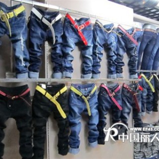 卡绮朵供应新款时尚牛仔裤小脚裤雪花裤