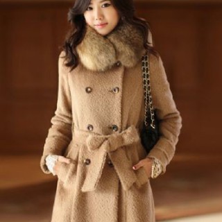 千衣商城韩版连帽双排扣大衣（配毛领）年底特价大清仓
