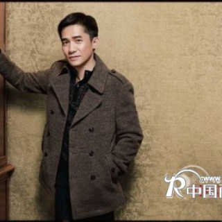 男士长款大衣的选择和穿着技巧