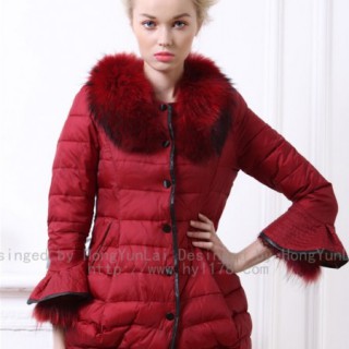 鸿韵莱经典貉子毛领大气高档中长女款羽绒服批发8920