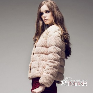 个性短款羽绒服搭配 名媛坊改良版羽绒服