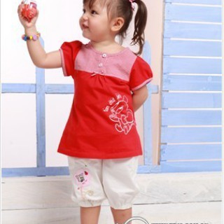 华恩婴儿服装厂家童装品牌独具创商意的细部处理