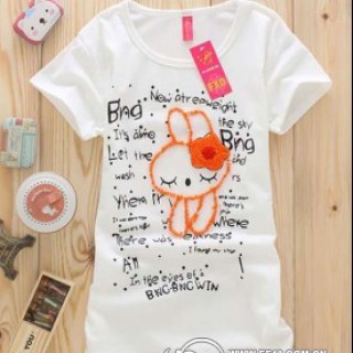 2013最新款可爱小白兔绣花中长款修身T恤