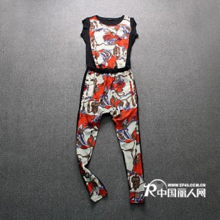 大量外贸日韩版女装批发5千多平方米大货仓外贸货源批发基地