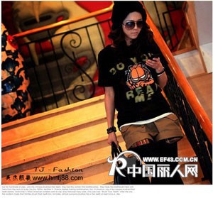 李孝利个性T恤批发情侣装批发李孝利T恤服装批发价格摆夜市去卖