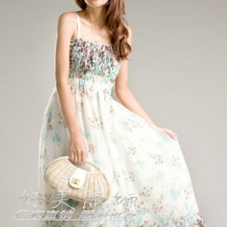 哪里有便宜衣服批发 哪里进服装最便宜 在哪里进的货