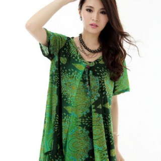 摆地摊卖服装赚钱吗全国火爆畅销的便宜李孝利短袖T恤批发