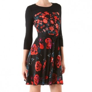 JNRJ品牌折扣女装以优雅打动人心，塑造高品味生活