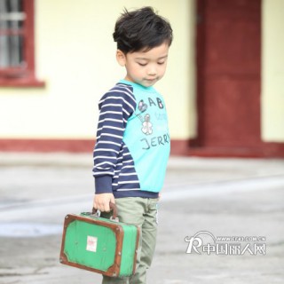 华恩名牌童装加盟代理，全国招商创业之门开启