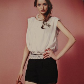 零风险品牌女装批发,就选秋水三彩伊人品牌折扣运营中