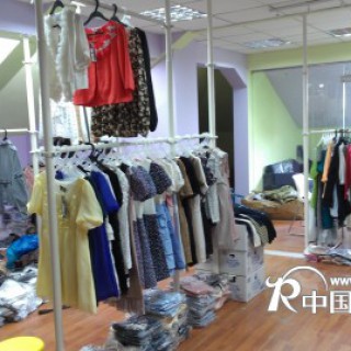 低于批发价格一半的服装批发