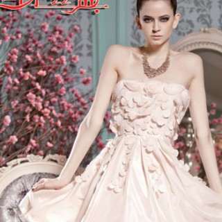 时刻准备着，西子丝典折扣女装，折价不折美 ~！