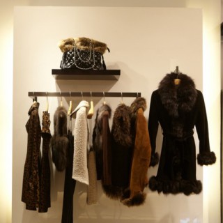 KAREN SHEN--“成熟中散发青春魅力，优雅中蕴含时尚