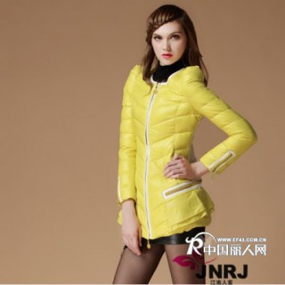 　　　探寻品牌女装代理店发展的新出路