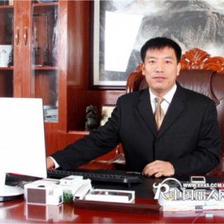 越位少年装，与中国少年共同成长的行业领军品牌