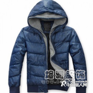 供应山东大量毛衣服装批发市场哪里有最便宜棉衣批发