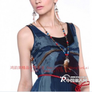 如何选择鸿韵莱真丝连衣裙及保养