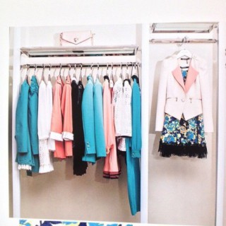 　H-X韩轩折扣女装”汇聚一线精品服饰，引领折扣潮流，诚招各