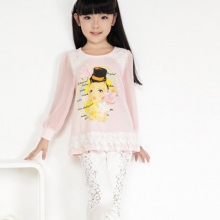 童装蕾丝镂空裤搭配 粉色蕾丝衫条纹五分裤LOOK