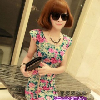 杭州爆款夏装新款便宜碎花连衣裙批发虎门低价T恤批发