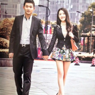 　超低折扣，名品荟萃，H-X韩轩品牌折扣女装诚招代理！零加盟