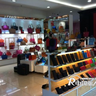 丽天妮女包6月9日重庆南岸区域加盟店正式开业