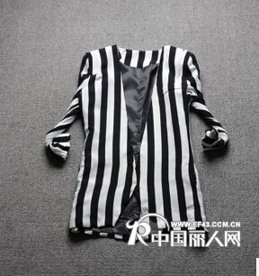 深圳东门服装批发网城打折便宜库存处理春夏季新款外贸原单尾货