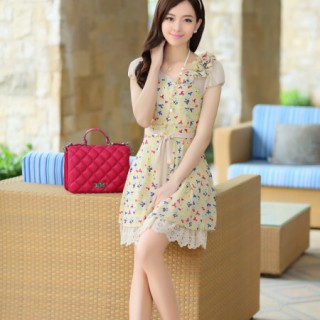 巴西看世界杯，女装选金姿莱