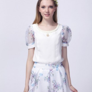 碎花短裙配什么上衣 碎花短裙搭配