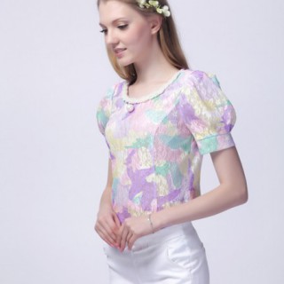 好看的印花衫美搭篇 花边短裤美而不俗