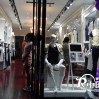 如何让男装加盟店装修更出彩