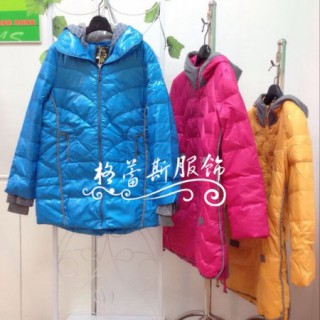 深圳格蕾斯服饰乐雪羽绒服批发 品牌羽绒服走份批发 乐雪品牌女