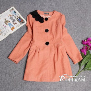 深圳大量秋冬女装尾货低价批发中