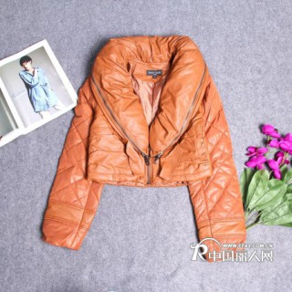 深圳尾货服装低价批发外贸品牌秋冬外套棉服连衣裙