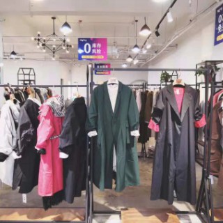 附近的网红服装店，月销百万是芝麻e柜的常态