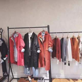 芝麻e柜免费铺货零加盟费开服装店，月收入上几万