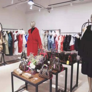 免费加盟，免费铺货，芝麻e柜品牌女装加盟