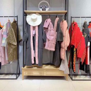 UOOYAA乌丫19年秋冬，另有凯伦诗吉思缇娜郭佩玲黄慧玲