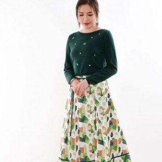 复古绿裙子怎么穿出气质感 忆花寻为您分析