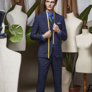 格纹西装外套怎么穿搭更有品位 埃沃打造出众造型