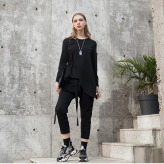 旷仕女装自主研发设计生产销售于一体，全国火爆招商中