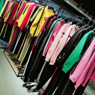 品牌折扣女装店 品牌女装折扣店2020年春动感时尚女装上新