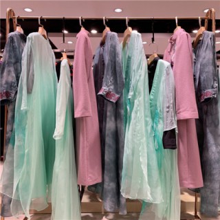 羽芮羽绒服19冬狐狸毛大毛领高端品质品牌折扣女装批发