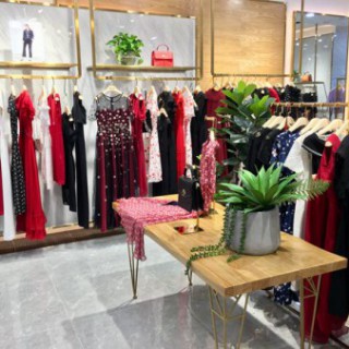 一个坚持做自己的品牌—迪图女装