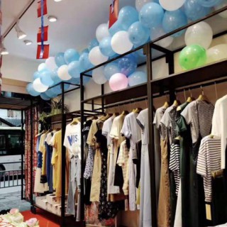 欧韩时尚设计风格女装