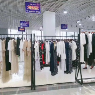 芝麻E柜女装男装品牌加盟招代理 淘衣岛时尚女装 曼天雨女装