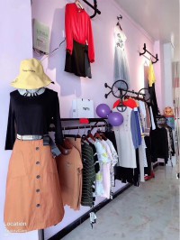 芝麻E柜跟别的折扣女装加盟有啥区别 曼天雨跟芝麻E柜那家好