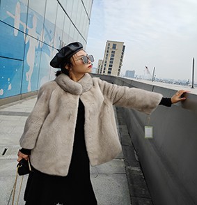 恋香风女装皮草水貂毛中长款大衣皮毛一体可售