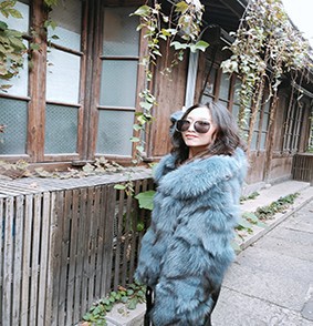 海宁皮草品牌女装短款狐狸毛皮草外套撞色立体脚毛修身百搭